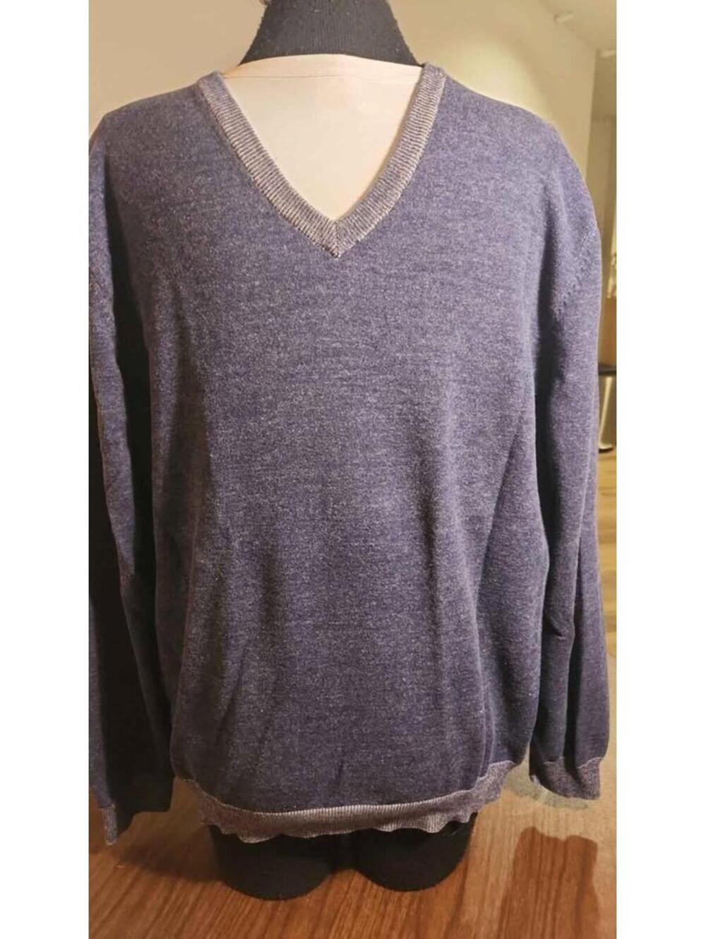 Men's Calvin Klein V neck Cotton sweater SIZE XL with bands at wrists and hem